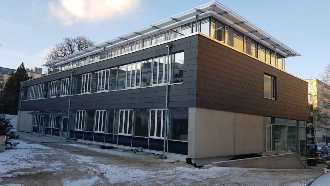 Luisenstrase naslovna